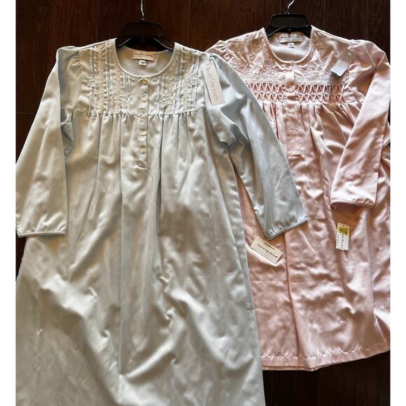 2-Miss Elaine Petites Nightgowns Long Sleeve Sz PS Pastels Embroidered Sleepwear - Picture 1 of 10
